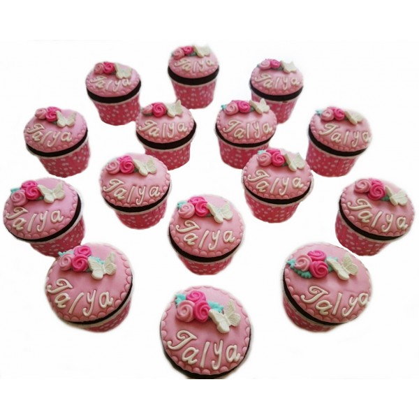 Güllü ve Kelebekli Cupcake