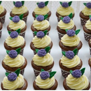 Mor Güllü Nişan Cupcake